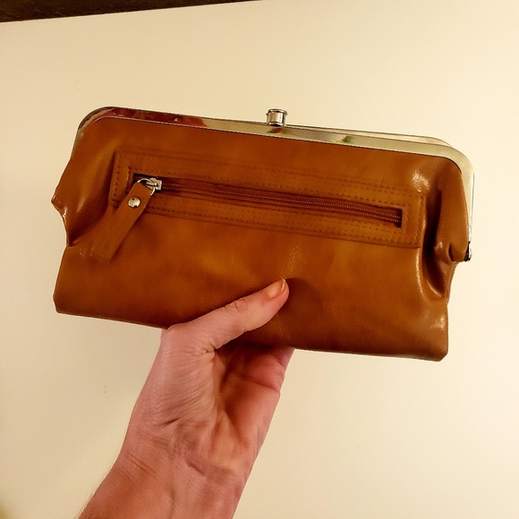 NWOT Wallet - Picture 2 of 7